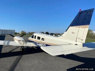 Piper PA-34-220T Seneca IV