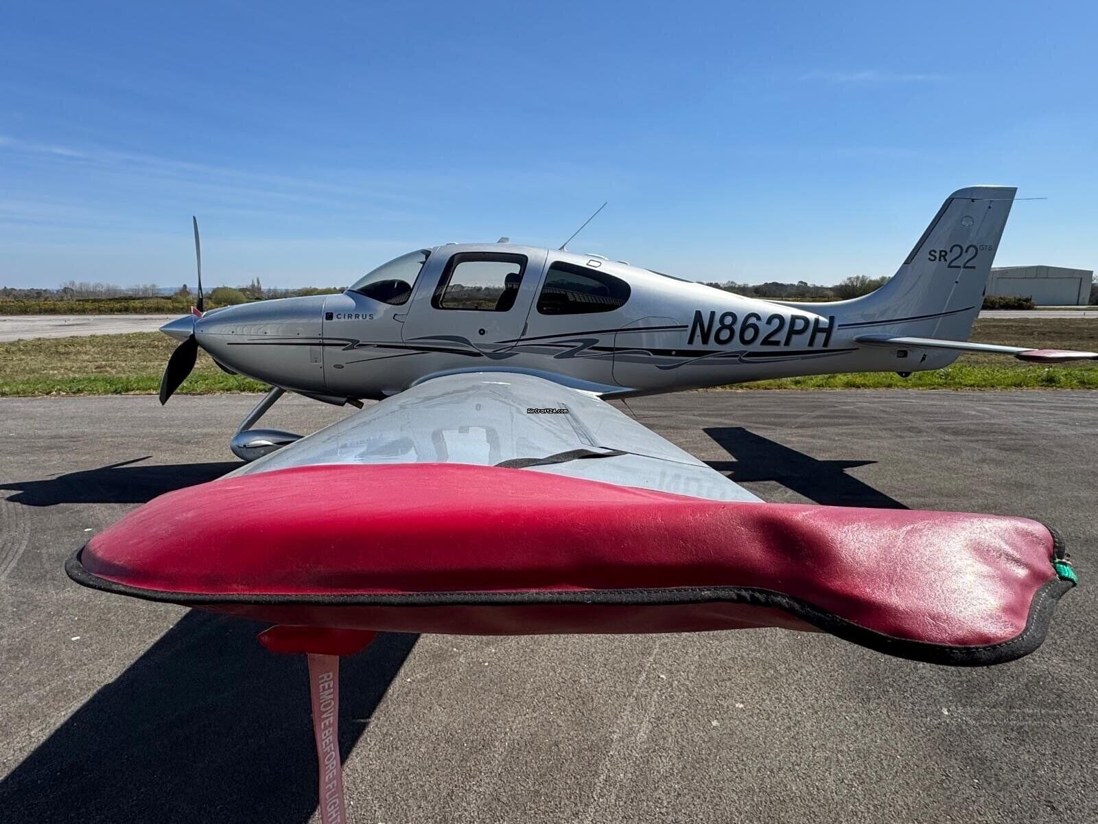 2010 Cirrus SR22-G3, photo 2