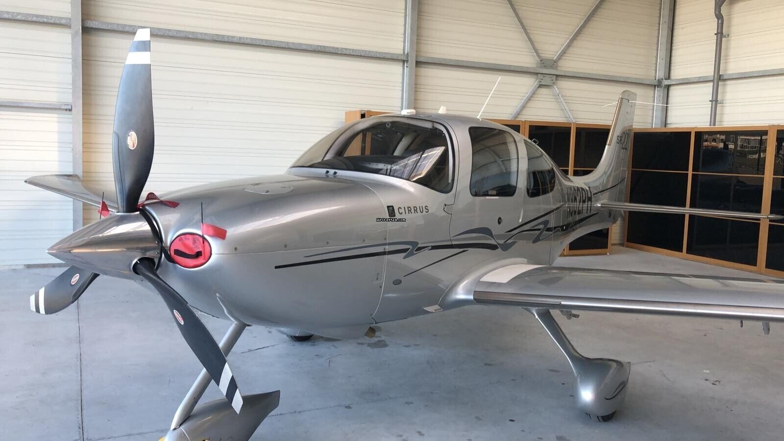 2010 Cirrus SR22-G3, photo 3