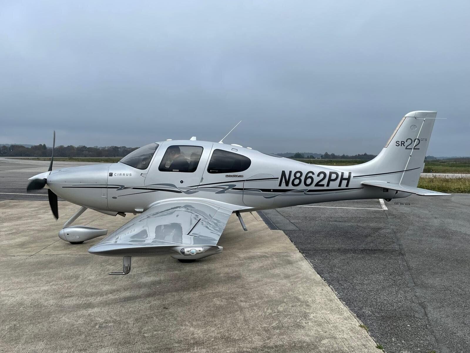 2010 Cirrus SR22-G3, photo 6
