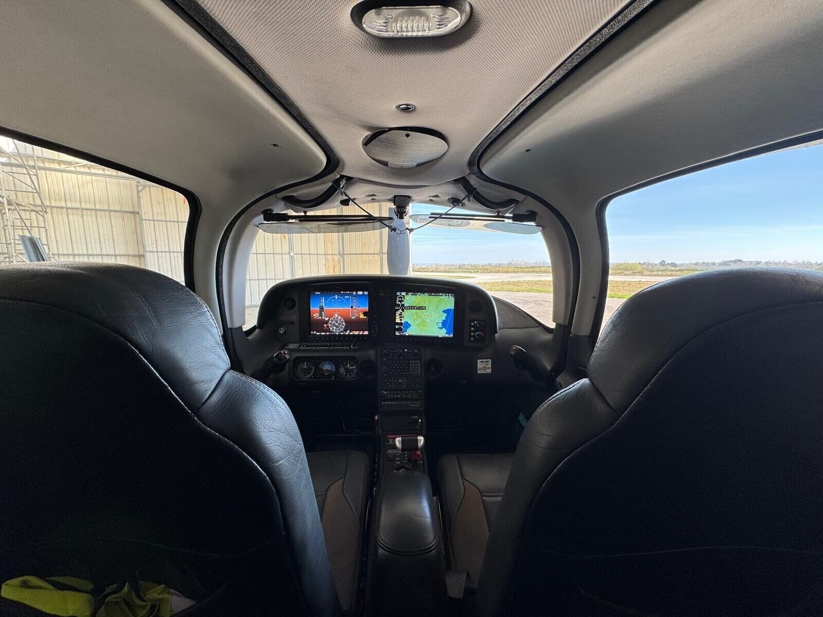 2010 Cirrus SR22-G3, photo 8
