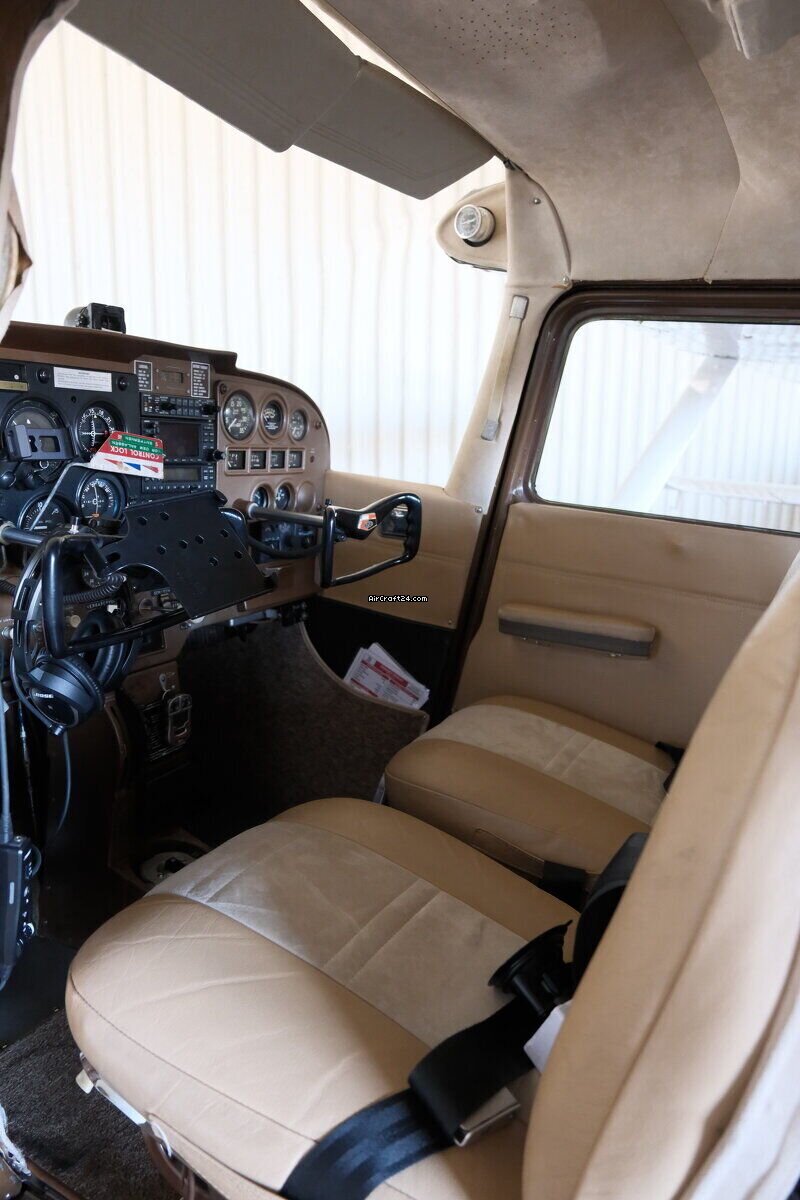 1966 Cessna 172, photo 14