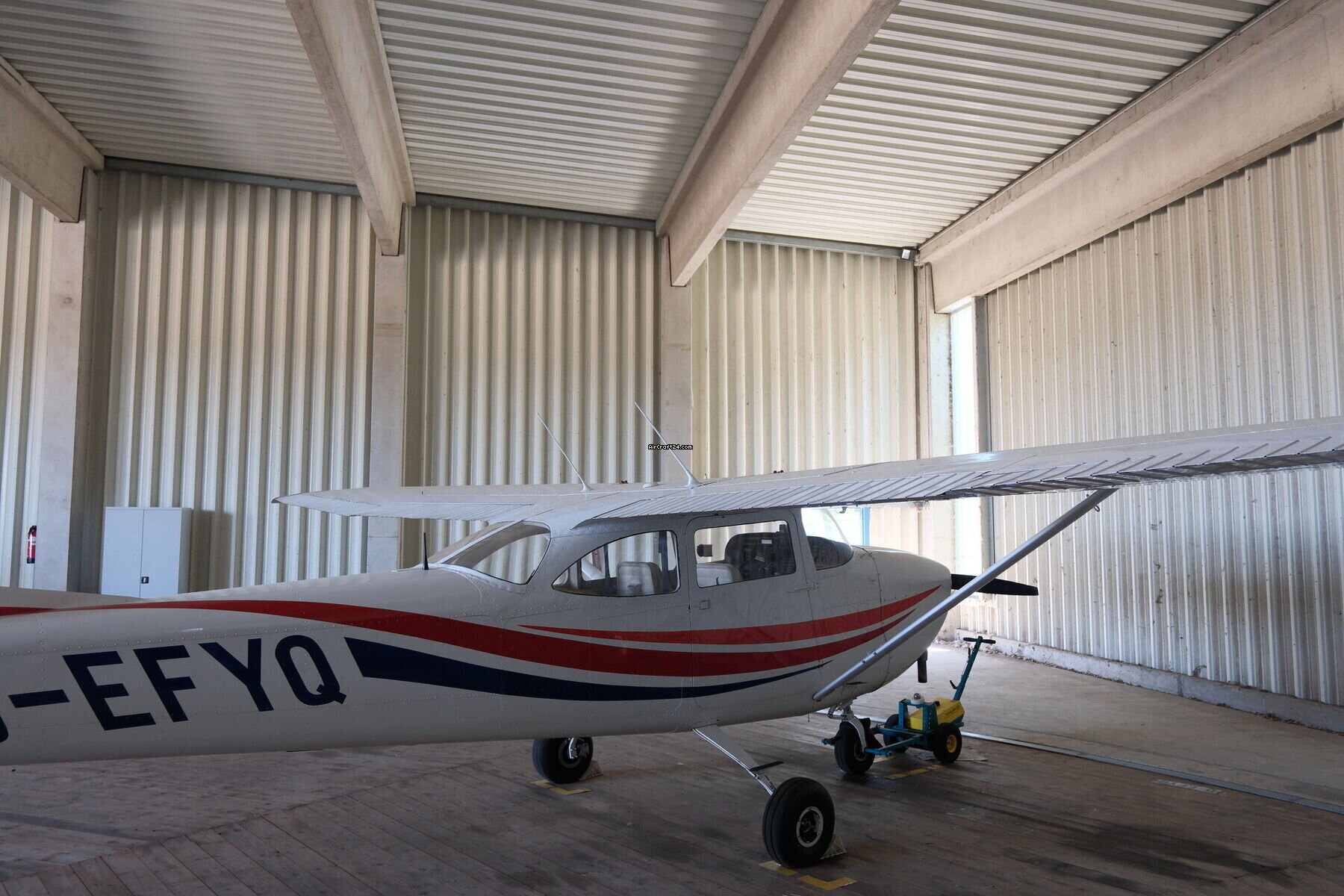1966 Cessna 172, photo 5