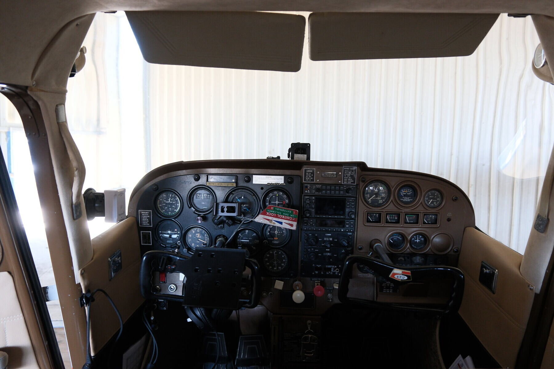 1966 Cessna 172, photo 9