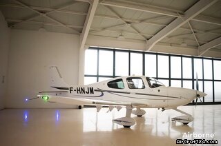 Cirrus SR22-G5