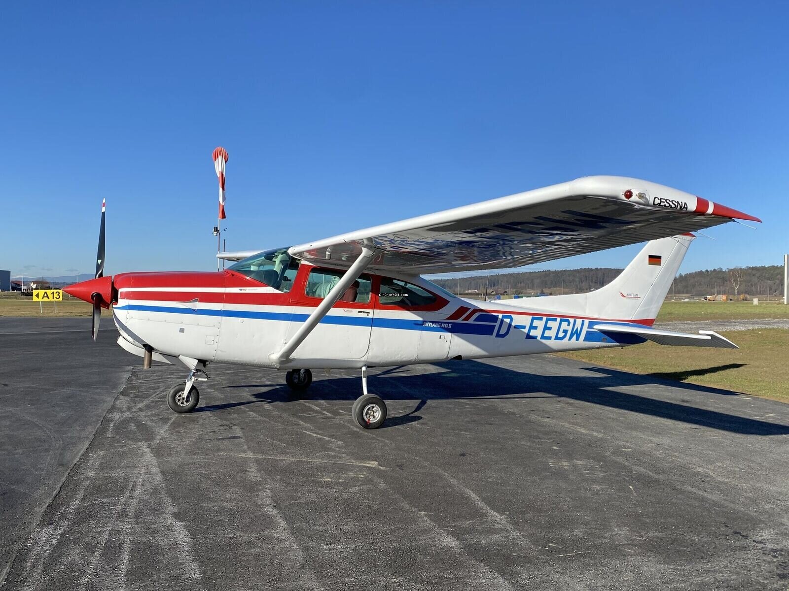 1979 Cessna 182T, photo 1