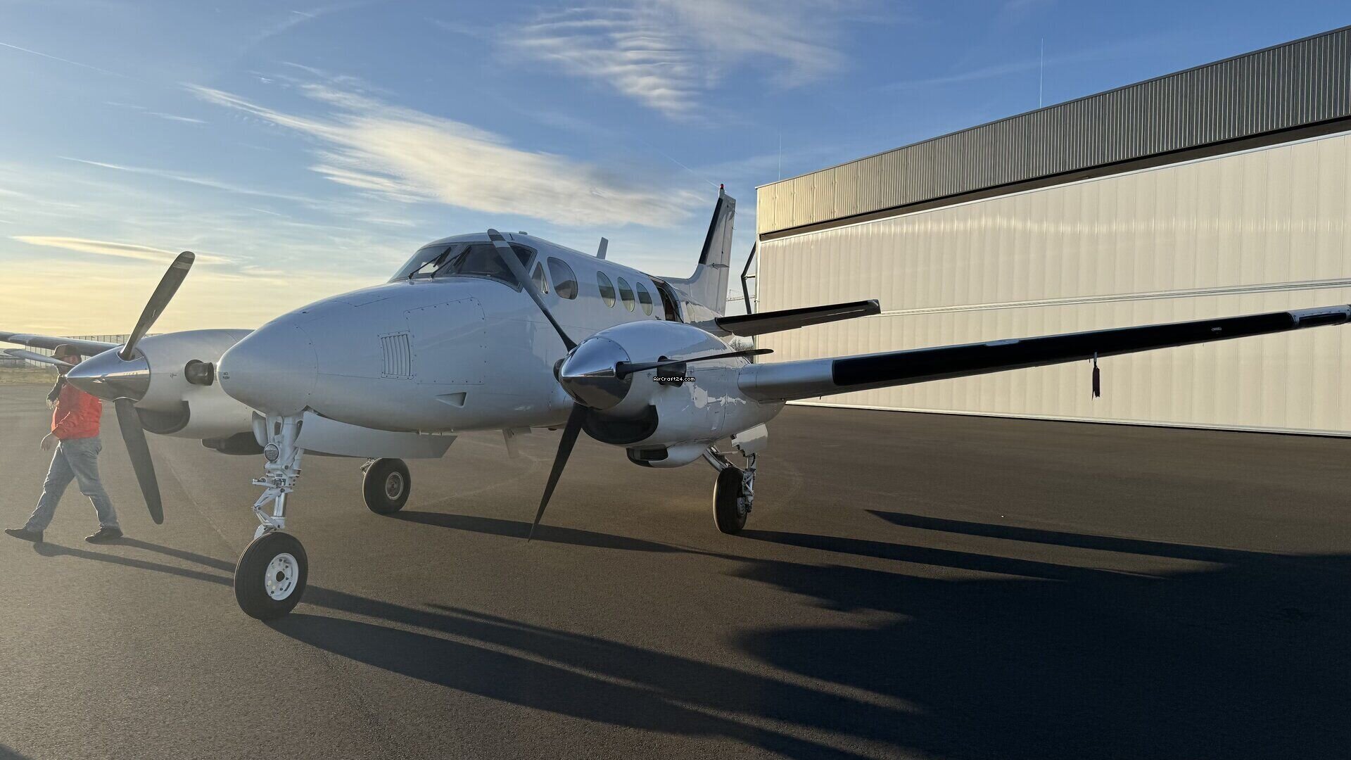 1969 Beechcraft King Air 90, photo 4