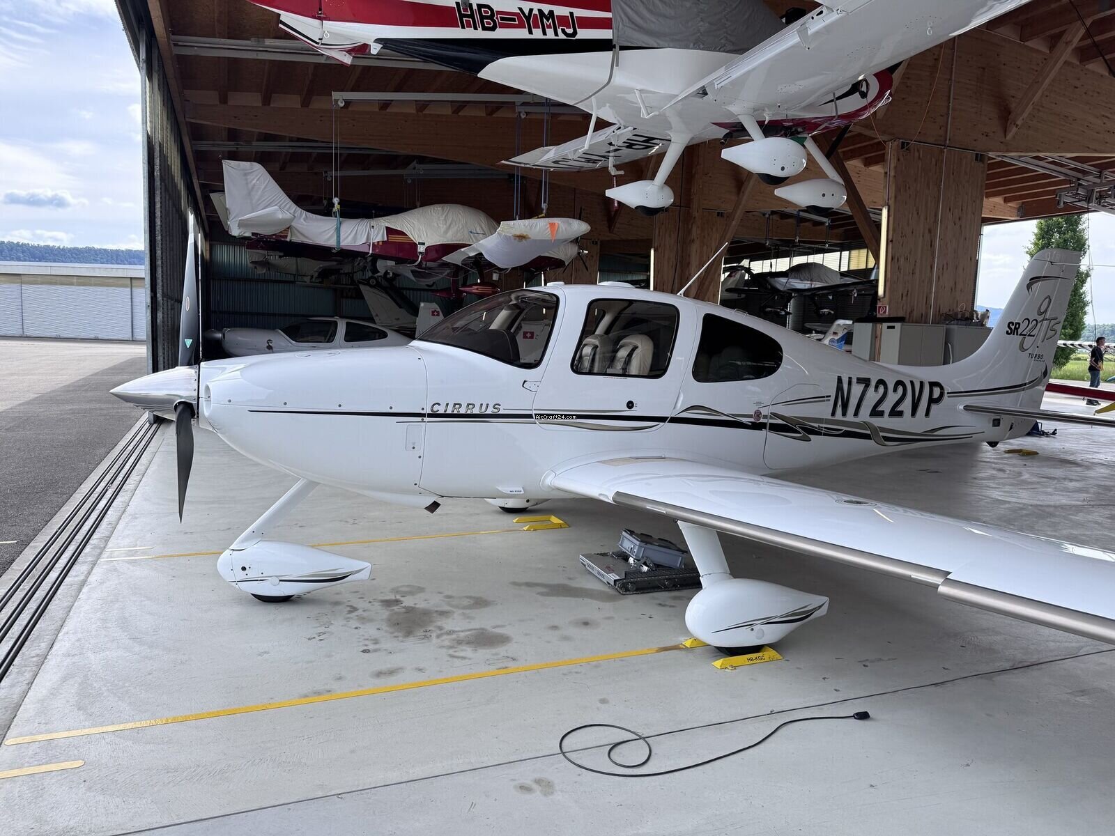 2006 Cirrus SR22-G2 GTS TN, photo 2
