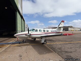 Cessna T-303