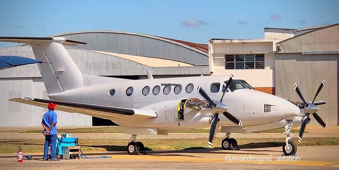 1987 Beechcraft King Air 300, photo 1