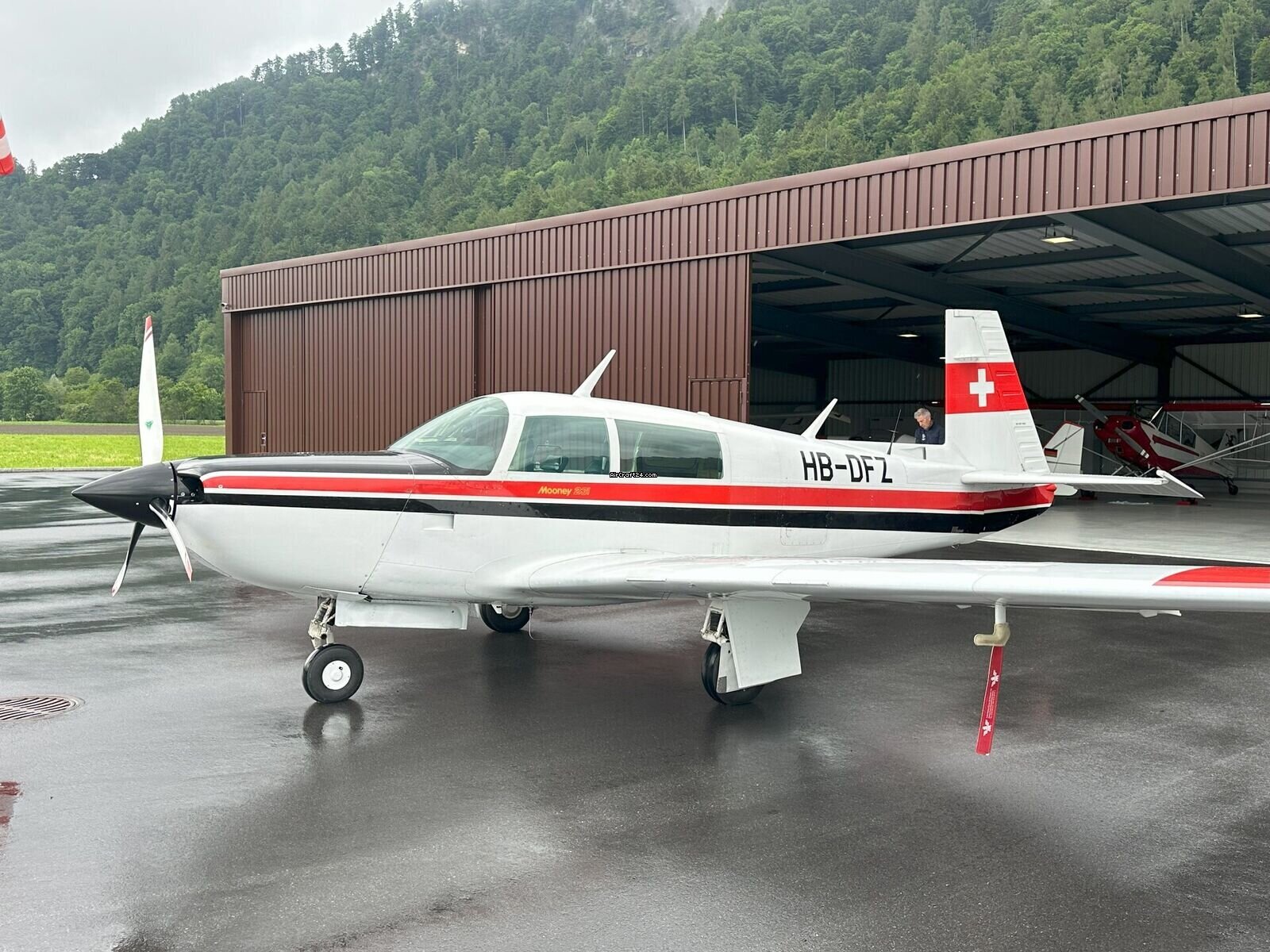 1980 Mooney M20K 231, photo 2