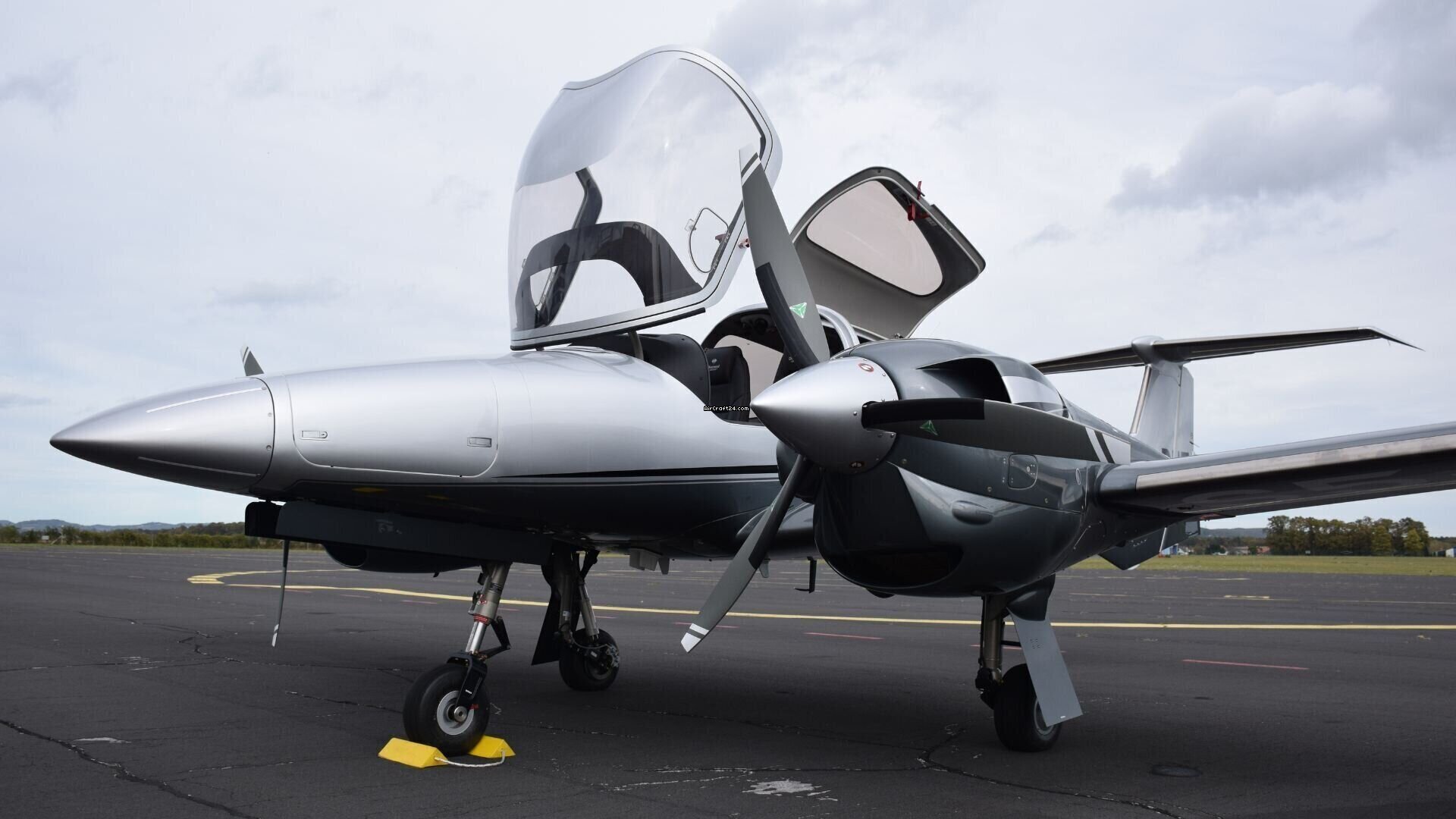 2026 Diamond Da 42, photo 2