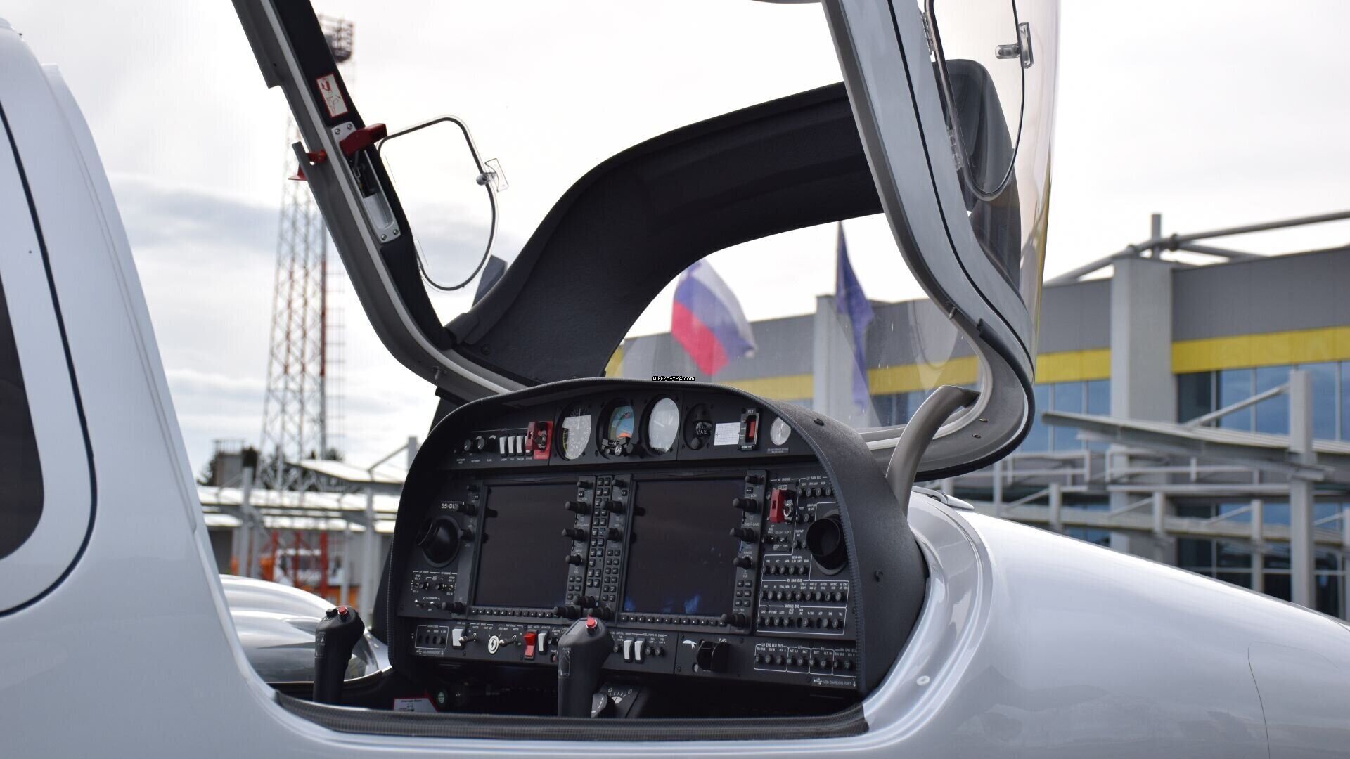 2026 Diamond Da 42, photo 3