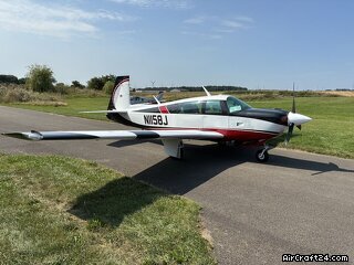 Mooney M20J